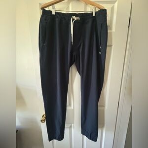 Vuori Men's Navy Jogger
